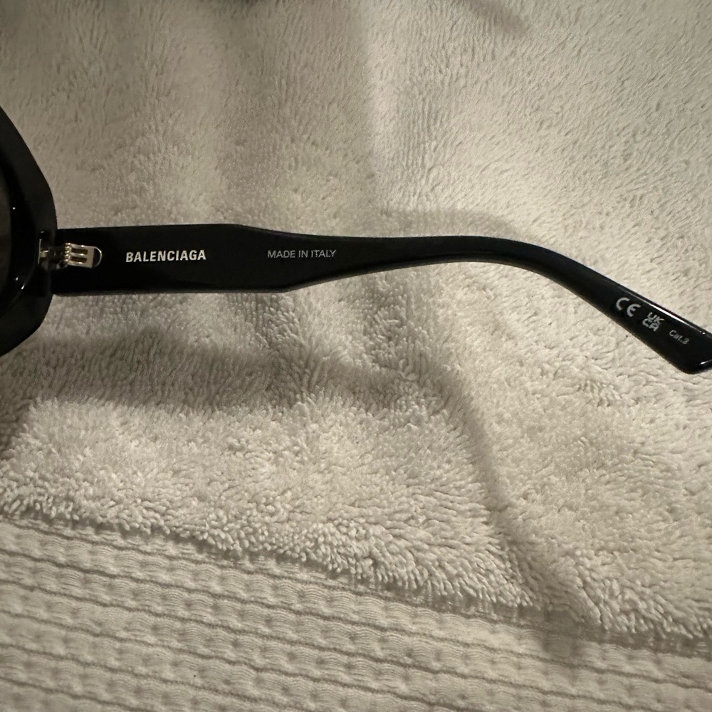 BALENCIAGA Sunglasses Authentic - Picture 6 of 11